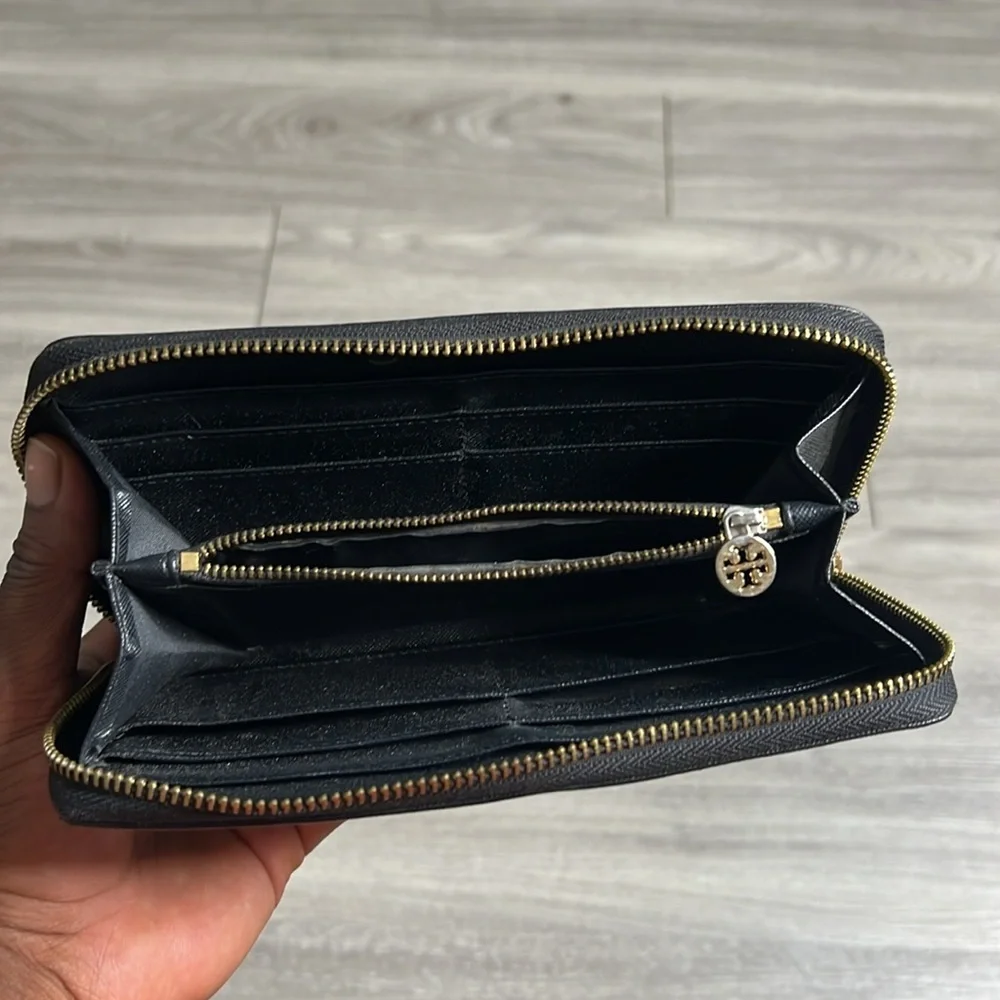 Tory Burch Women Zip Continental Wallet